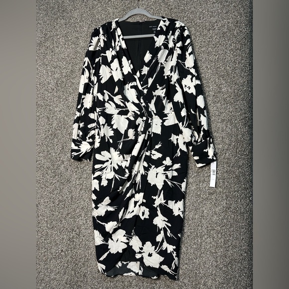 NWT Maggy London Long Sleeve Faux Wrap Dress Size 14 - Picture 4 of 7